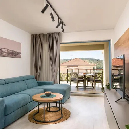 Ursa Apartment *